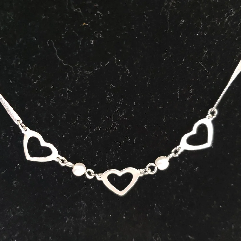 Heart & Pearl Necklace - Picture 2 of 5